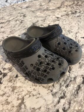 CROCS Kids Gray Graphic Clog with Black Strap